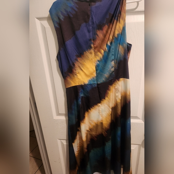 Maggie London Midi " Mardi Gras" Dress - Picture 3 of 7